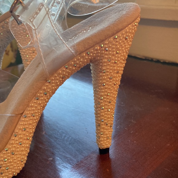 ✨Fabulicious brand white high heels sandals - Picture 4 of 5